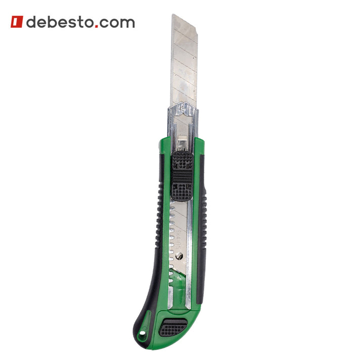 Technical knife with interchangeable blades